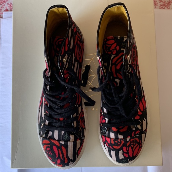 🎉Host Pick✨Charlotte Olympia Multicolor/Rose Print Canvas HighTop Sneakers SZ38 - Picture 12 of 14